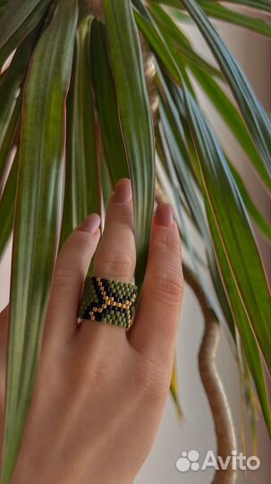 Кольцо из бисера ручной работы кольца украшения