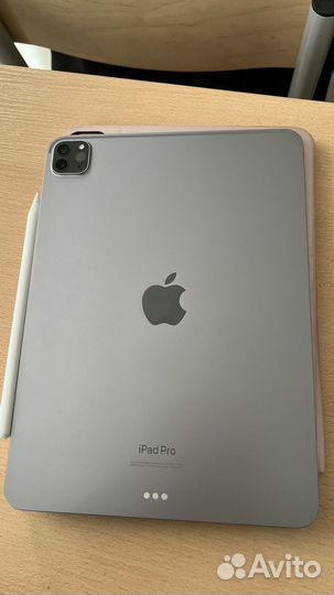 iPad pro (11-inch) (4th generation) со стилусом