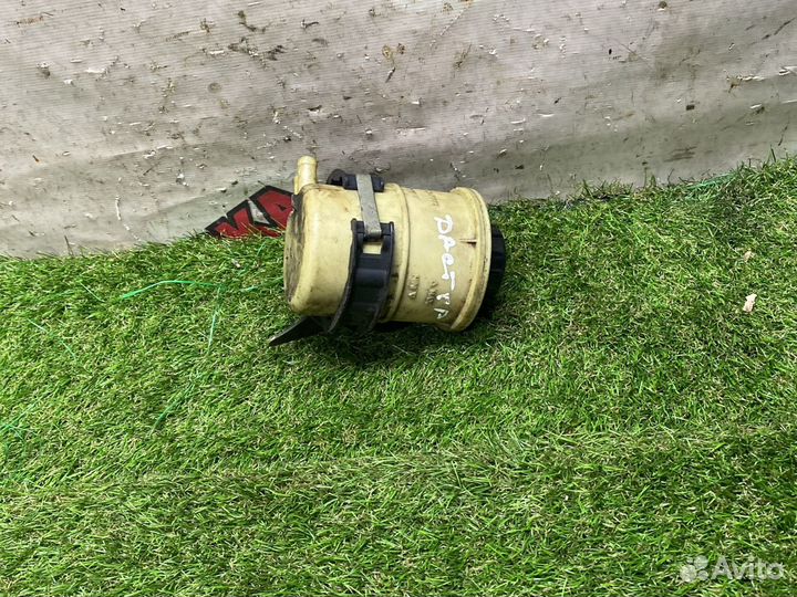 Бачок гура Renault Sandero