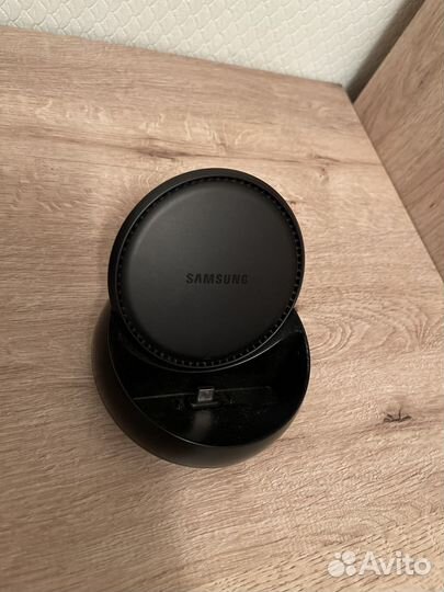 Док-станция Samsung DeX EE-MG950