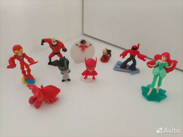 Игрушки из киндер сюрприза, шаров чупа-чупс