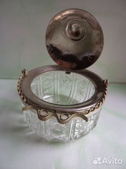 Вазы (1) конфетницы