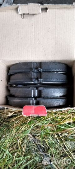 Комплект тормозных колодок на мерседес