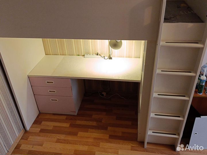 Кровать чердак IKEA (стува) со столом