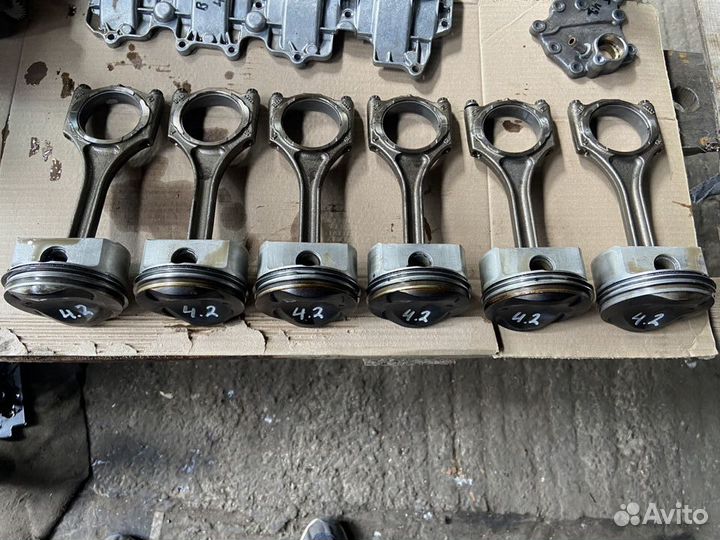 Поршень с шатуном Audi A8 D3 4.2 BVJ