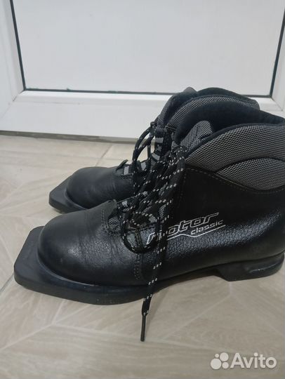 Лыжные ботинки