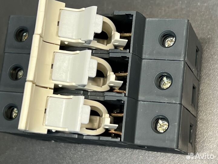 Schneider DF83 Разъединитель, новый, 16 шт