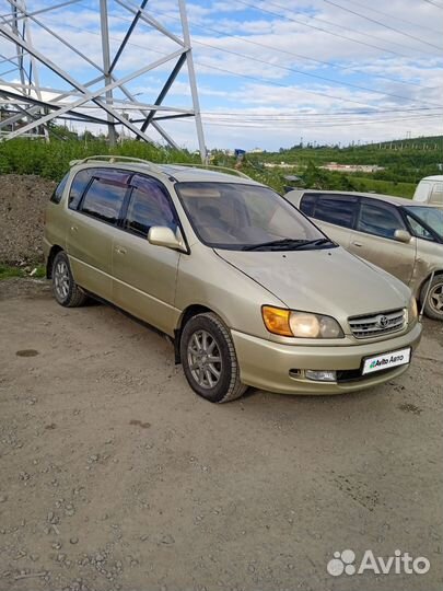 Toyota Ipsum 2.0 AT, 2001, 220 000 км