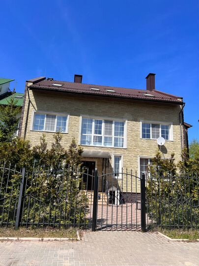 Таунхаус 400 м² на участке 5 сот.