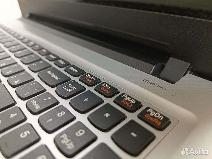 Удобный ноутбук Lenovo 4 ядра/8g/gt920m/SSD 256gb