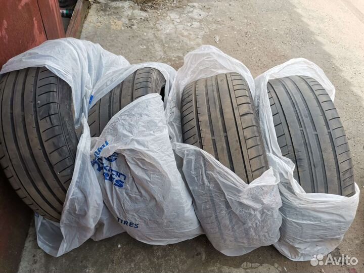 Dunlop SP Sport Maxx GT 255/45 R20