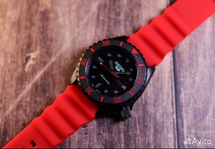 Часы Seiko RedLine mod