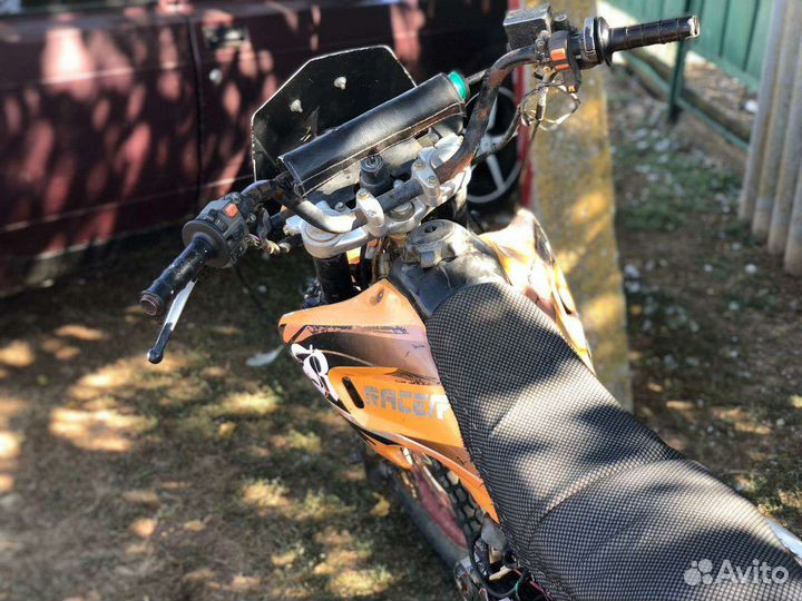 Мотоцикл райсер 200