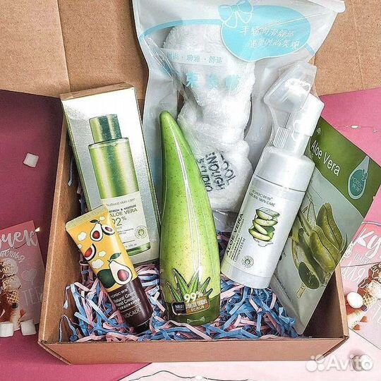 Подарочные бюти боксы из набора косметики