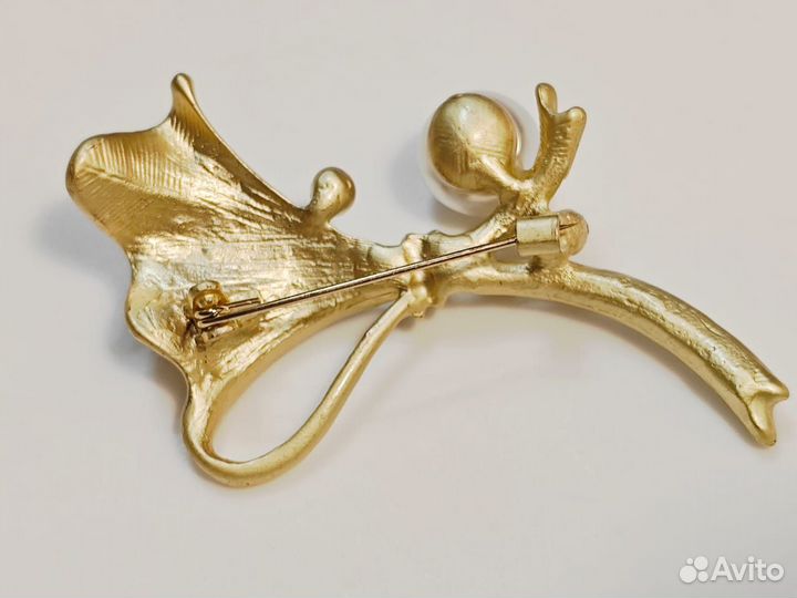 Брошка Нежность встречи