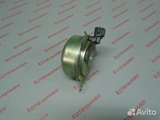 Nissan 21487-5Y720 Моторчик вентилятора охлаждения