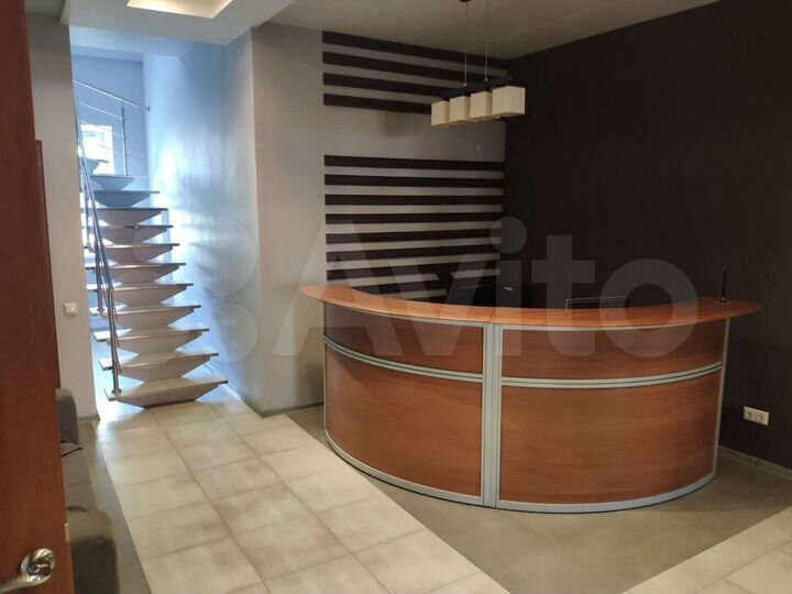 Дом 820 м² на участке 17 сот.