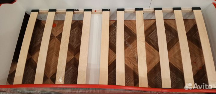 Кровать с матрасом