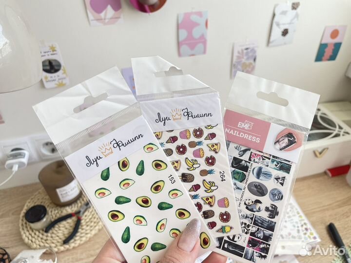 Слайдеры и наклейки для маникюра