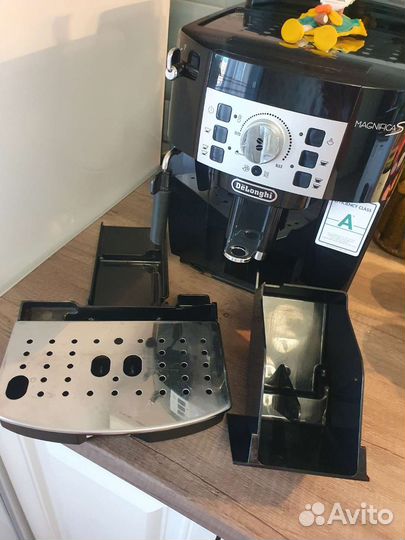 Кофемашина delonghi magnifica s