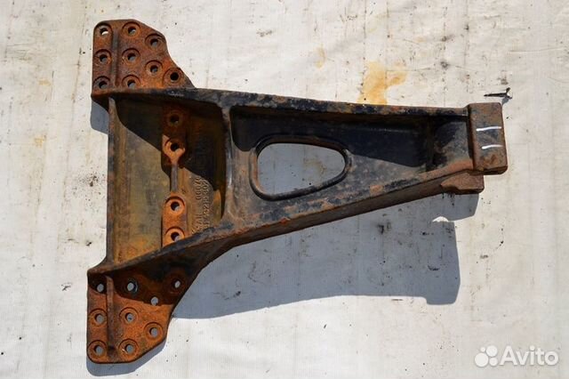 Кронштейн реактивной тяги, ведущего моста,левый MA