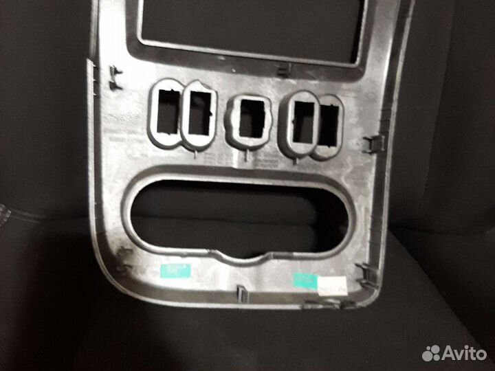 Центральная консоль renault logan