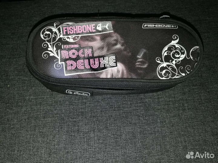 Пенал школьный