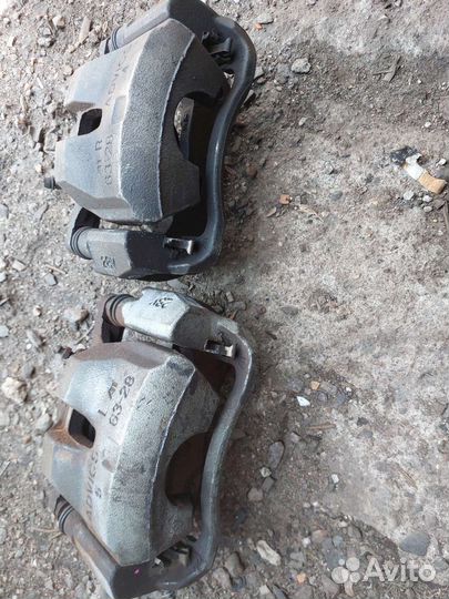 Суппорт передний рав 4