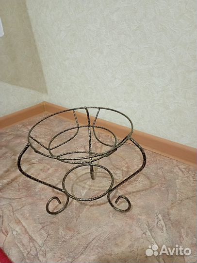 Подставка под цветы