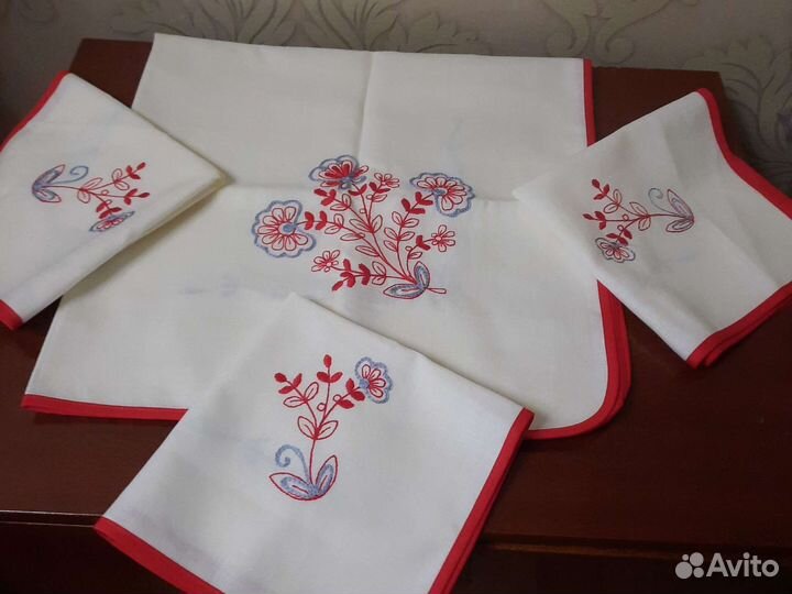 Скатерть с салфетками, лен, новые. СССР