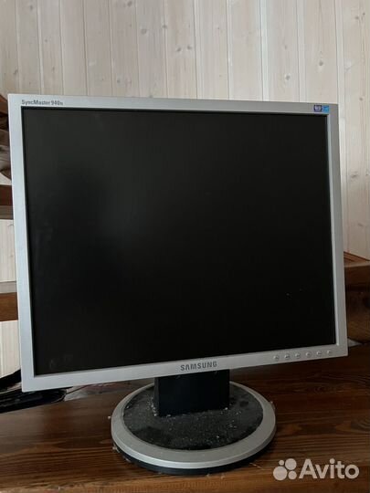 Монитор Samsung SyncMaster 940N