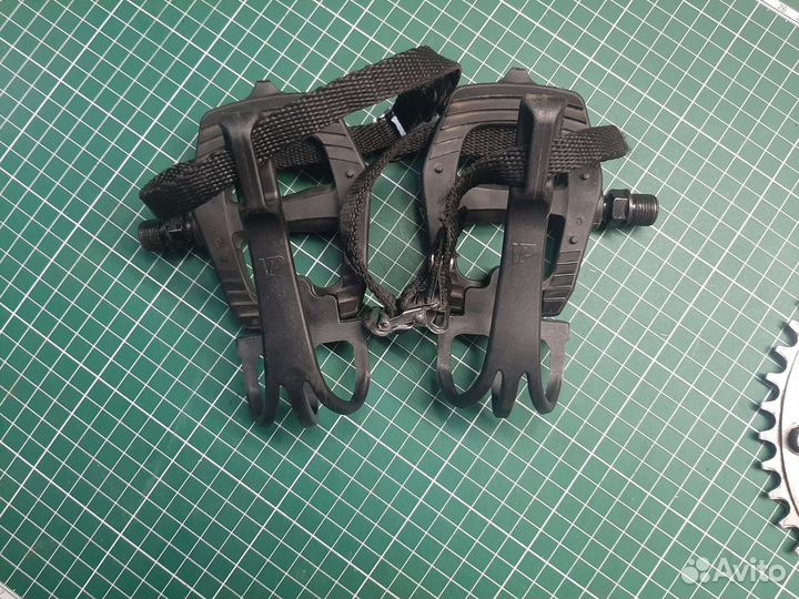 Педали для велосипеда с тупликсами