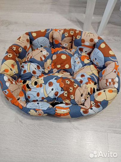 Лежанка для кошек