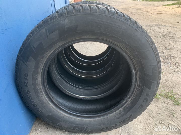 Pirelli Ice Zero 215/65 R16 102T