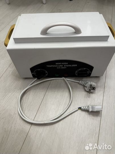 Сухожаровый шкаф для маникюрных инструментов