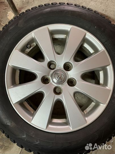 Goodyear Ultragrip Ice Arctic 215/60 R16 99