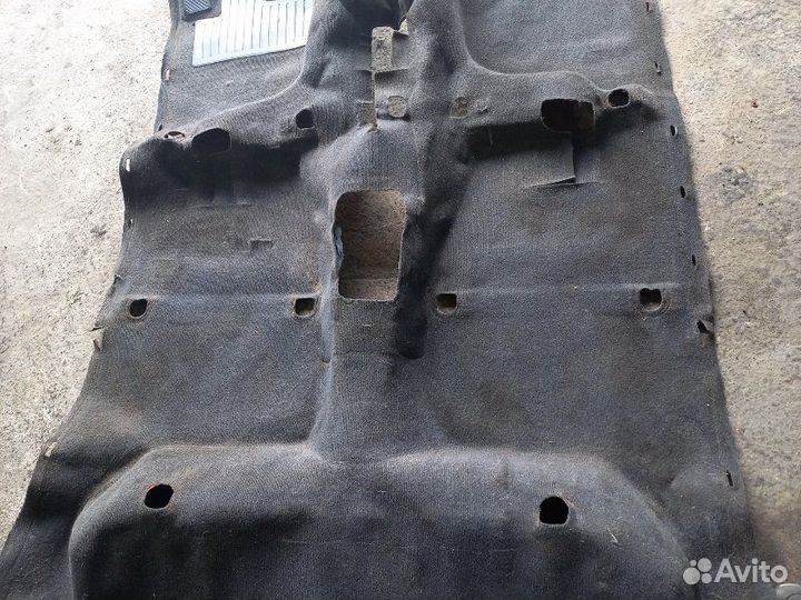 Обшивка пола Mitsubishi L200 KB 2.5 4D56 136 Л.С