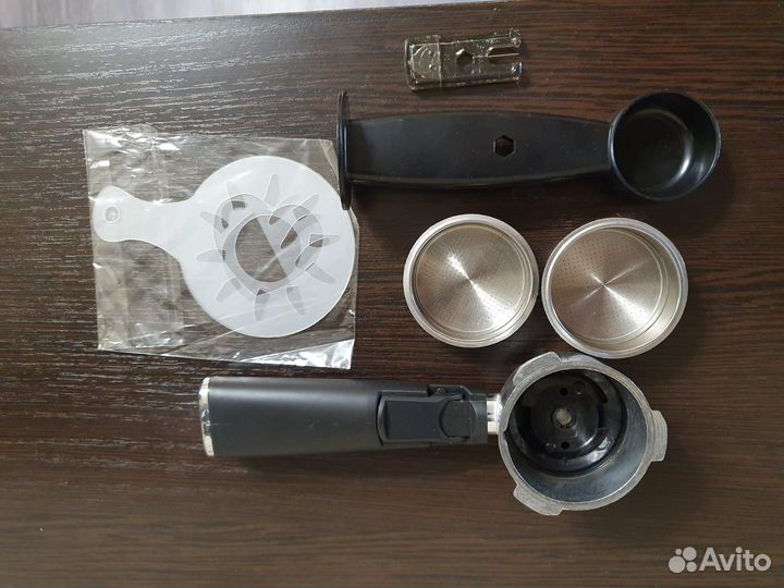 Кофемашина Polaris PCM 1542E