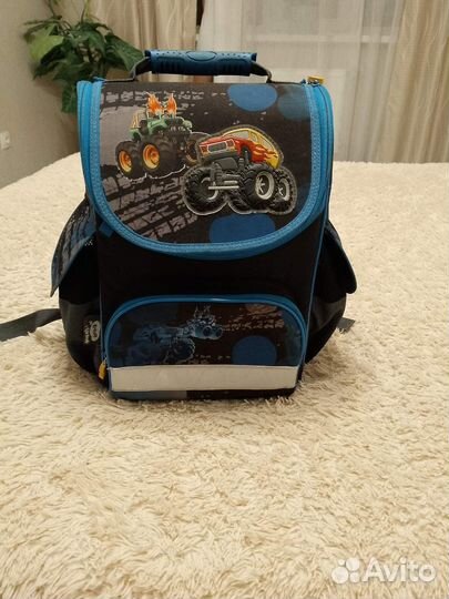 Портфель школьный