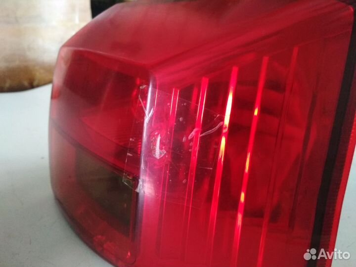 Фонарь задний правый Пежо 4007