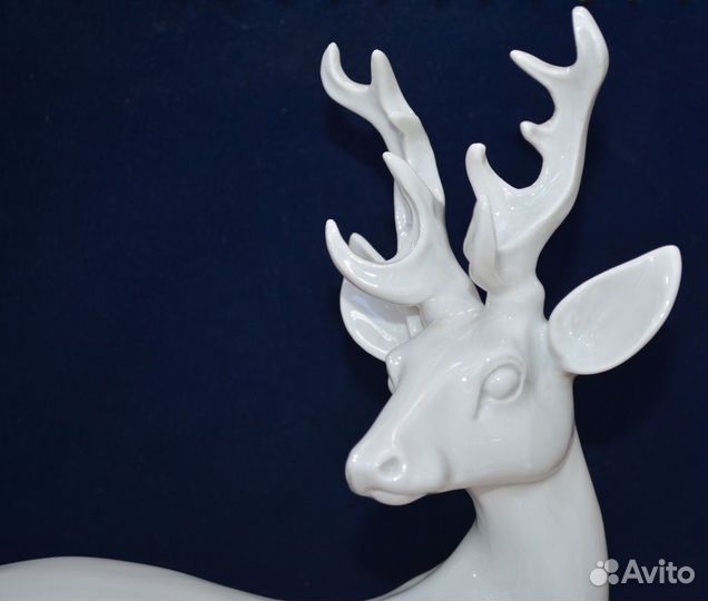 Большая фарфоровая статуэтка- олень. лфз