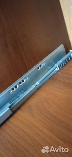 Направляющие для выдвижных ящиков