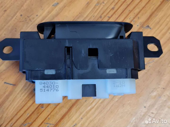 Блок управления стеклоподъемниками Toyota R60