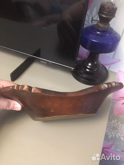 Деревянное резное старинное блюдо