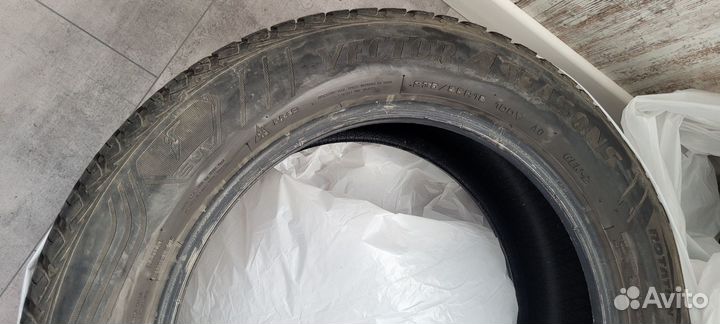 Goodyear Vector 4Seasons Gen-2 235/55 R18 V