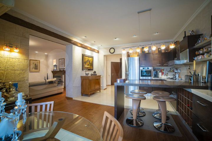 4-к. квартира, 171 м², 3/8 эт.