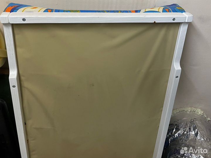 Пеленальная доска на детскую кроватку