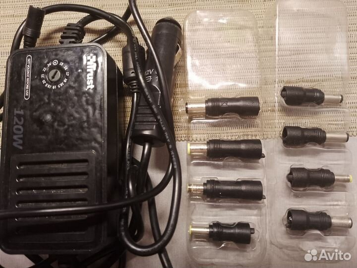 Автомобильная зарядка для ноутбуков