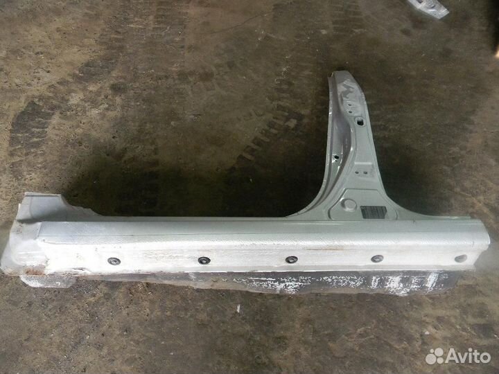 Порог левый со средней стойкой (хэтчбэк) Hyundai S