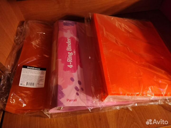 Папки на 4 кольца новые